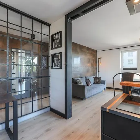 Apartmarte- Oldtown With Garden Апартаменты *